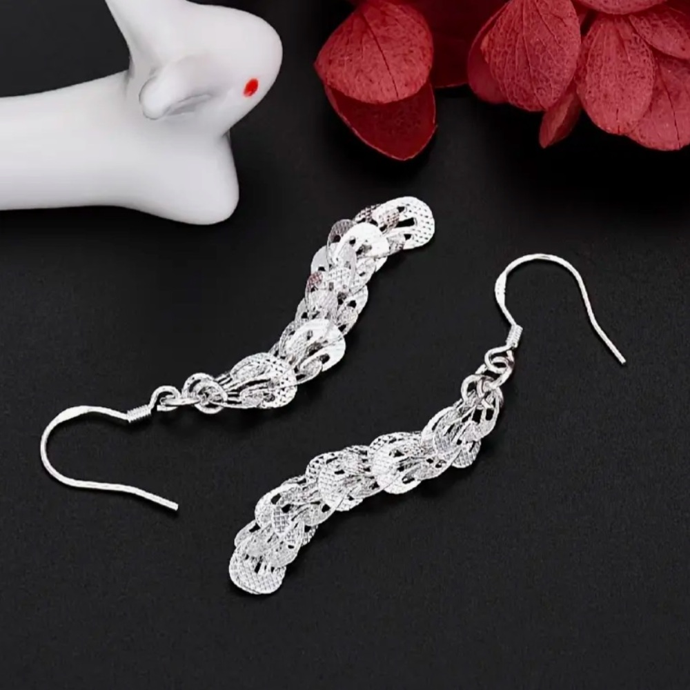 Elegant lightweight .925 silver plated dangle earrings laser cut links hook